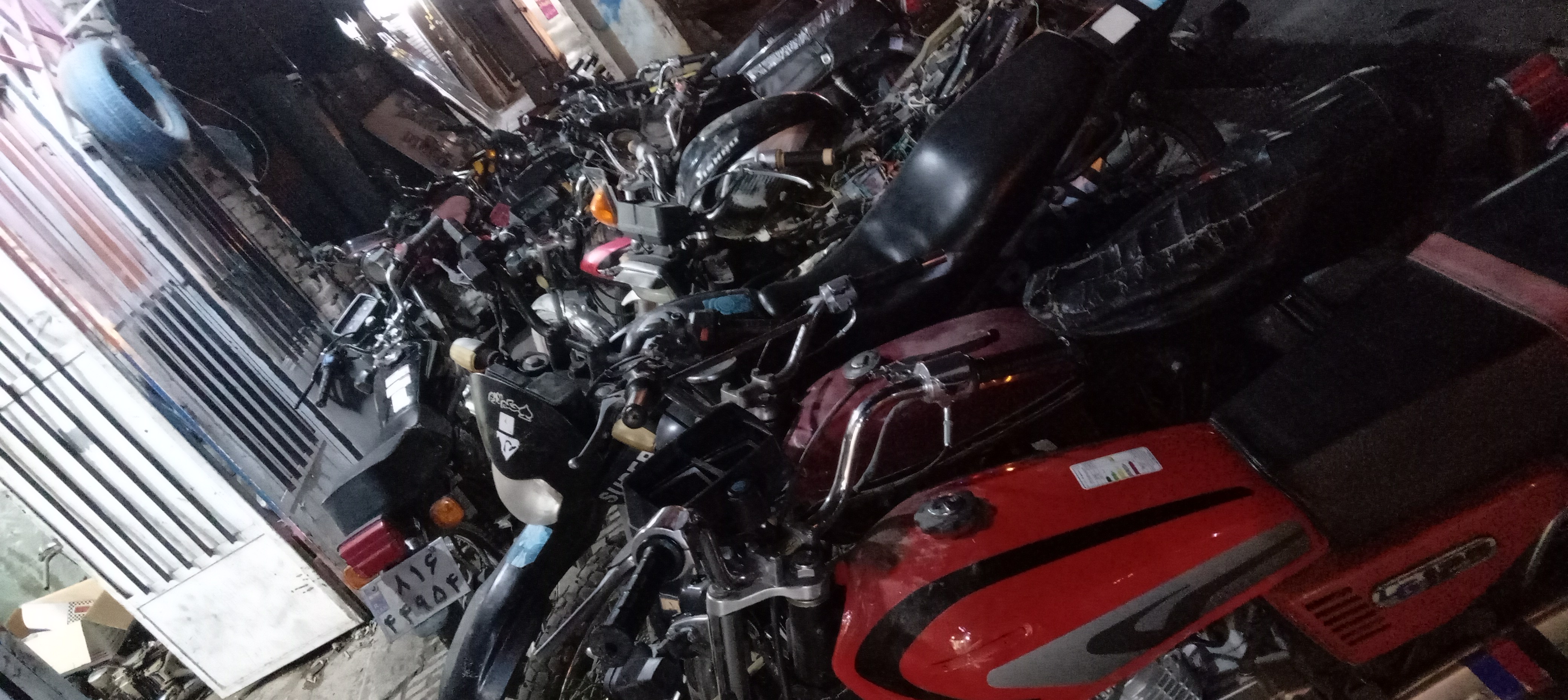  تعمیرگاه موتورسیکلت